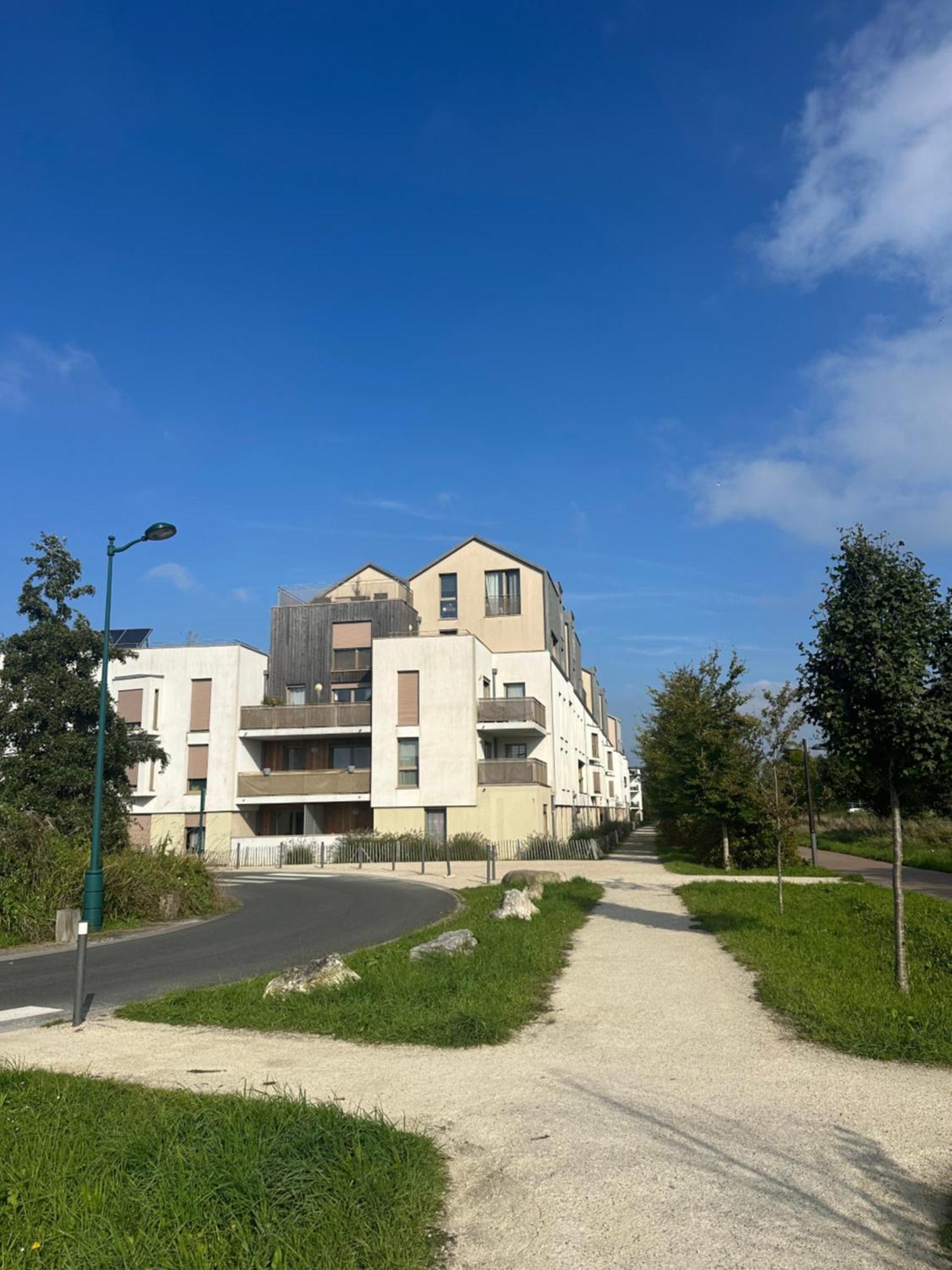 Duplex Vue Disneyland , 3 Chambres, 2 Parkings Montevrain